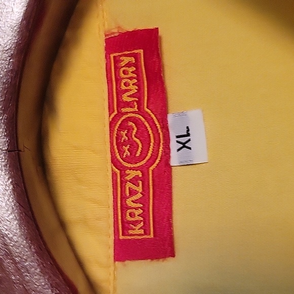 Cropped waist-tied yellow top with 2-button French cuffs. Cotton/spandex XL - Picture 4 of 5